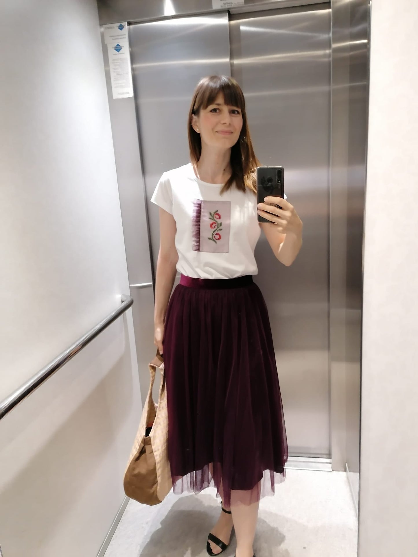 Tricou cu broderie manuala si aplicatie de tulle - Pufa&Rina
